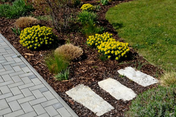 Garden Mulch Installation in Elk River
